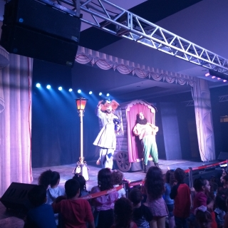 Iluminação de palco para eventos Sorocaba DJ especializado para casamentos Salto DJ para eventos sociais Porto Feliz Iluminação de palco para eventos Sorocaba Estrutura de palco para eventos Itu Iluminação cênica para casamentos Sorocaba