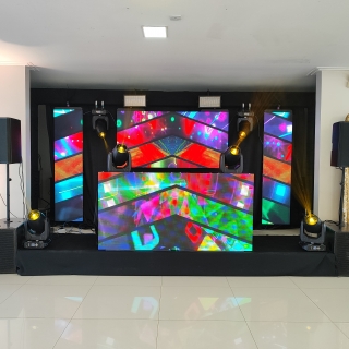 Painel de LED para eventos Salto DJ especializado para casamentos Salto DJ para eventos sociais Porto Feliz Painel de LED para eventos Salto Estrutura de palco para eventos Itu Iluminação cênica para casamentos Sorocaba